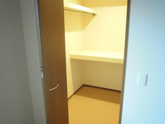物件内観写真13　(収納)