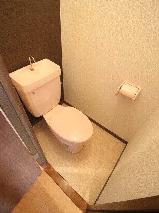 物件内観写真8　(トイレ)