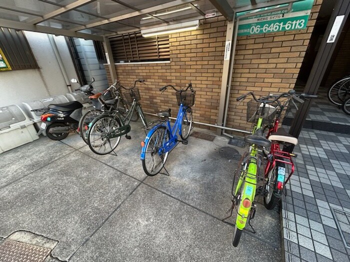 物件外観写真4　(駐輪場)