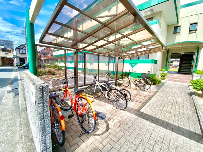 物件外観写真3　(駐輪場)