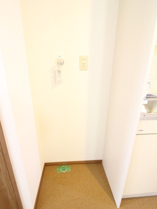 物件内観写真17　(洗濯機置場)