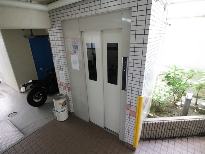 物件外観写真4　(建物設備)