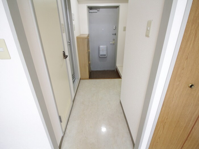 物件内観写真14　(廊下)