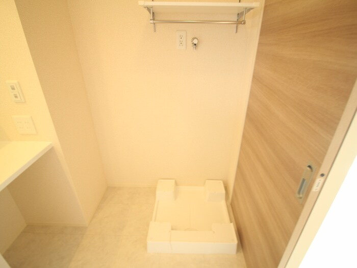 物件内観写真14　(洗濯機置場)