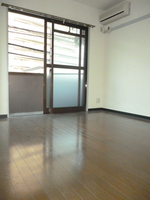 物件内観写真10　(居室)