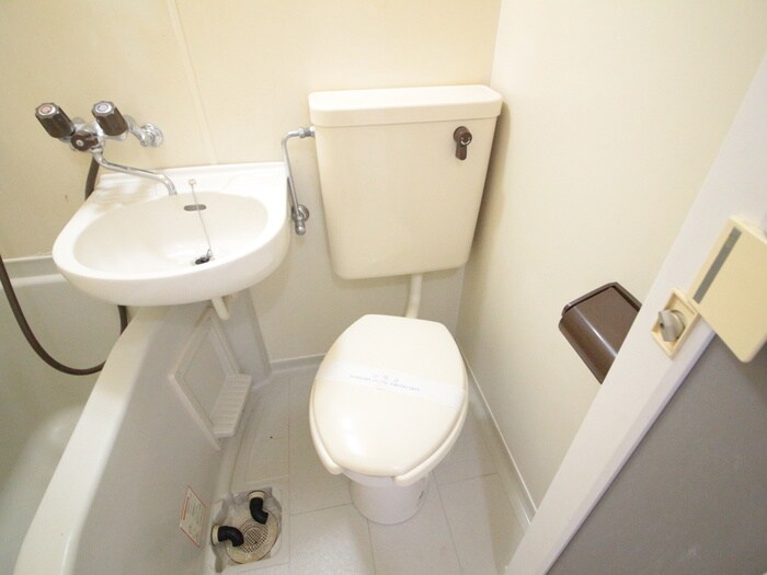 物件内観写真12　(トイレ)