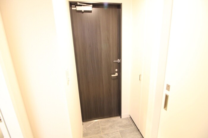 物件内観写真15　(玄関)