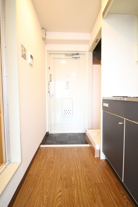 物件内観写真10　(廊下)