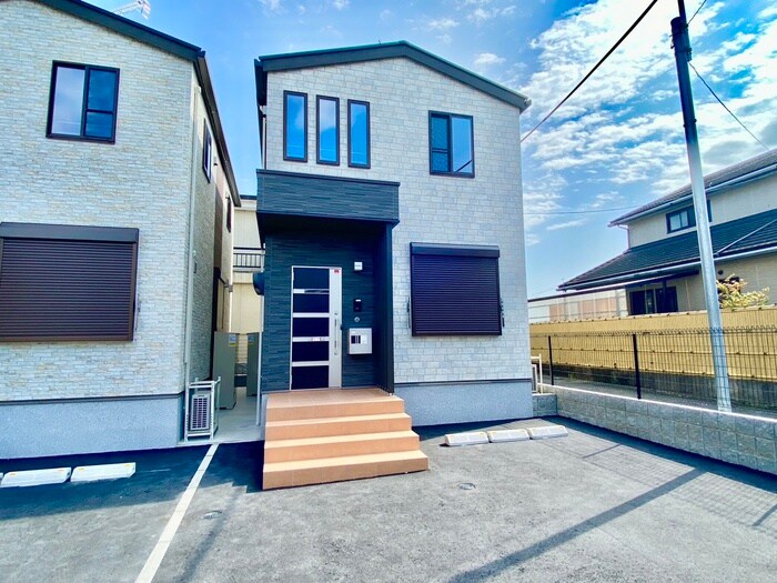 物件外観写真1　(外観写真)