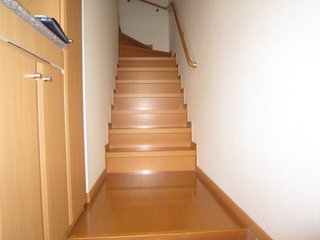 物件内観写真12　(玄関)