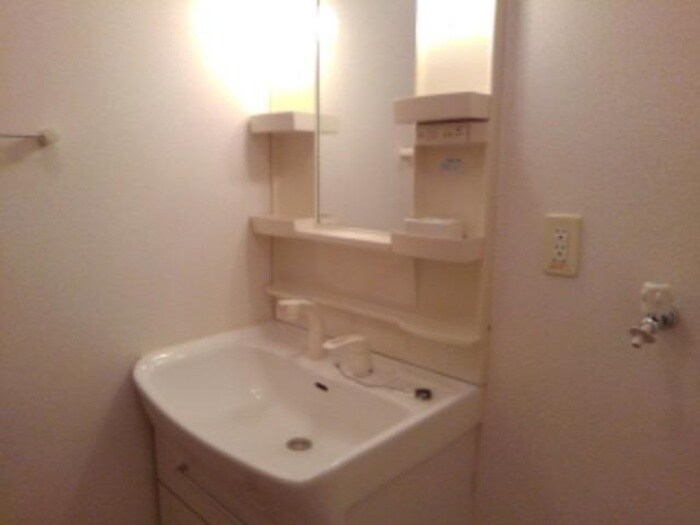 物件内観写真12　(洗面)