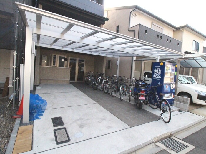 物件外観写真3　(駐輪場)