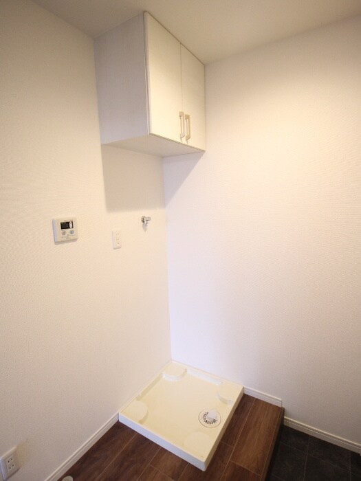 物件内観写真18　(洗濯機置場)