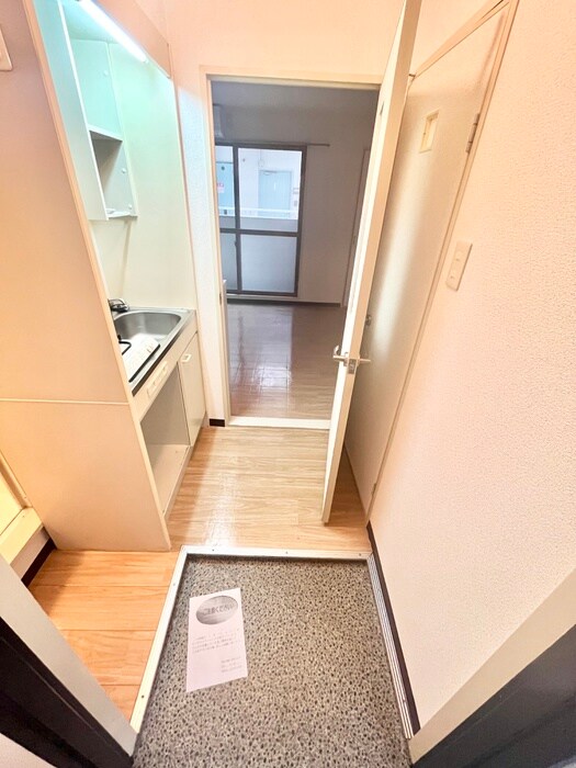 物件内観写真15　(玄関)