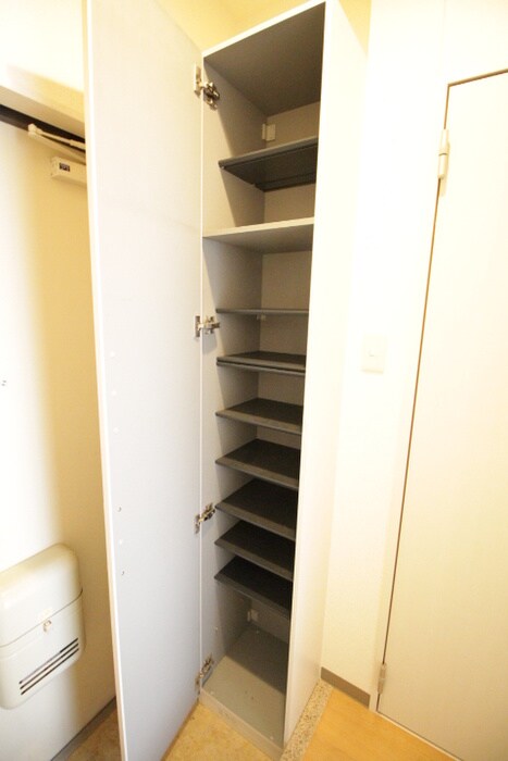 物件内観写真10　(靴箱)