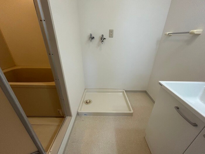 物件内観写真20　(洗濯機置場)