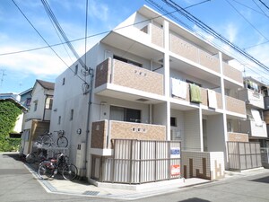 ネ－ヴェサリ－チェ外観写真