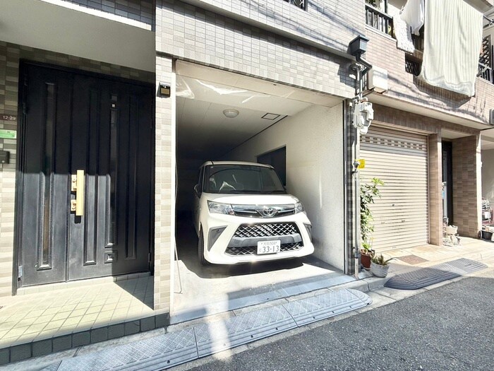 物件外観写真3　(駐車場)