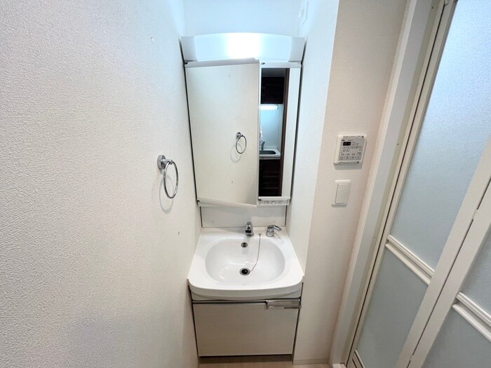 物件内観写真9　(洗面)