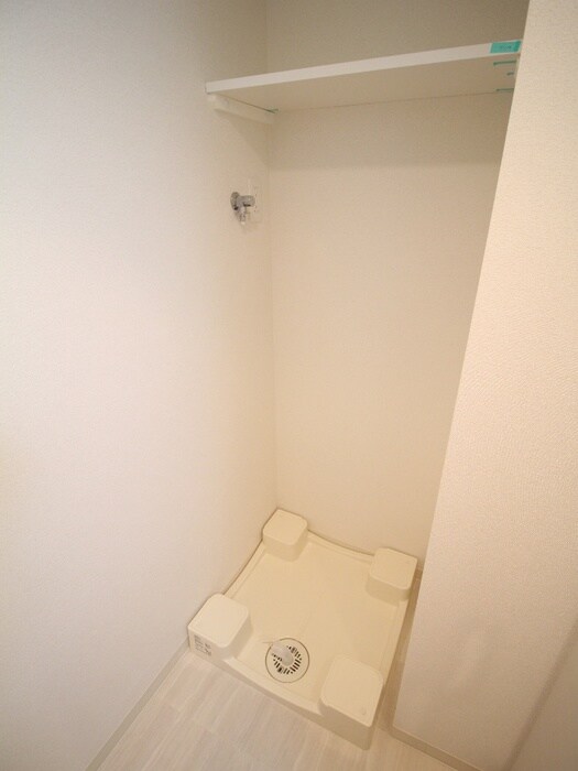 物件内観写真10　(洗濯機置場)