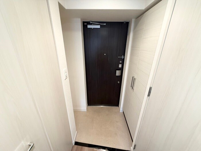 物件内観写真16　(玄関)