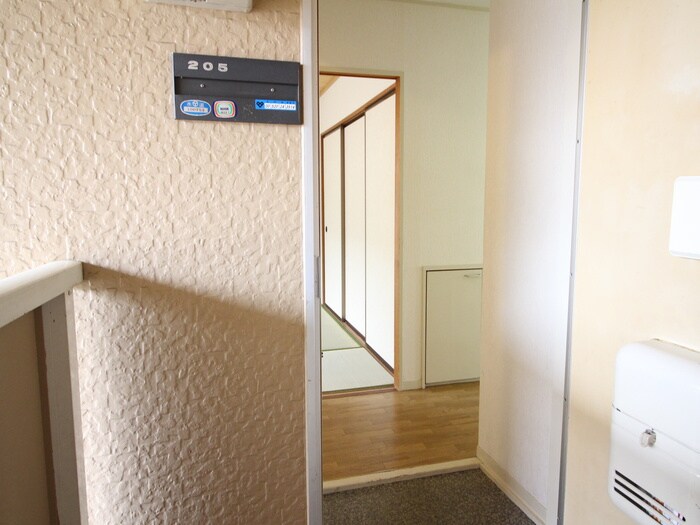 物件内観写真7　(玄関)