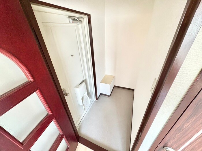 物件内観写真8　(玄関)