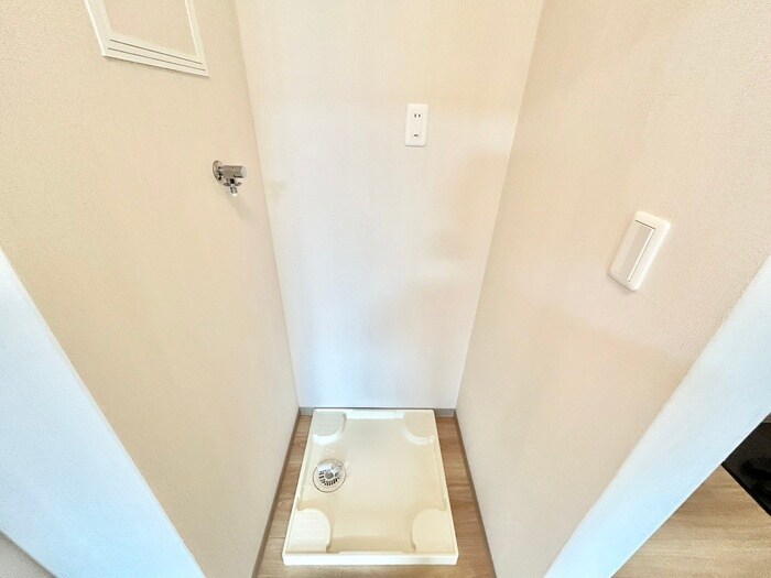 物件内観写真15　(洗濯機置場)