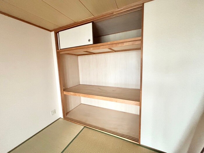 物件内観写真12　(収納)