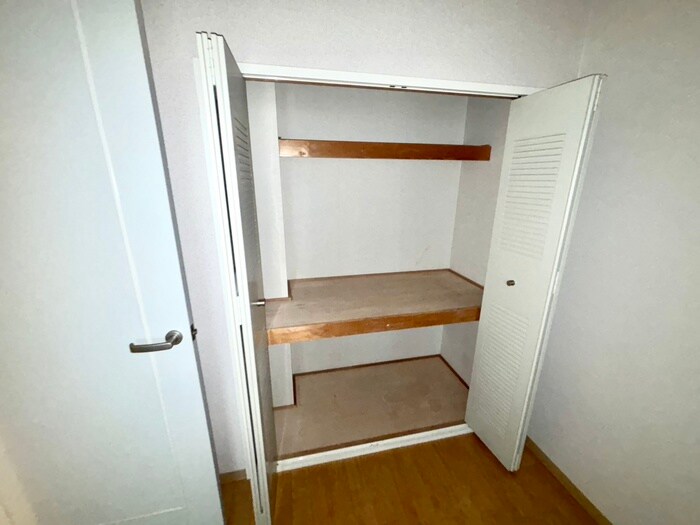 物件内観写真12　(収納)