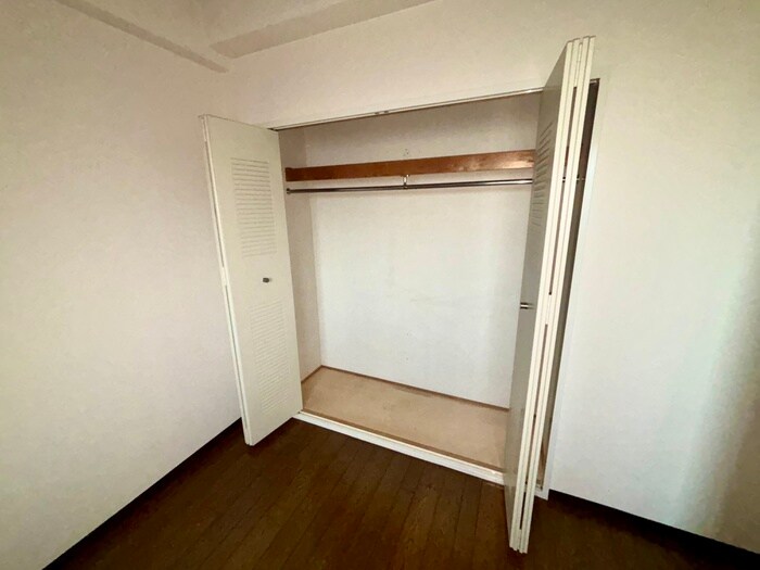 物件内観写真12　(収納)