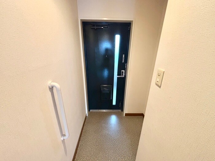 物件内観写真14　(玄関)