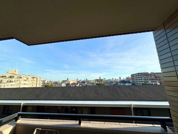 物件内観写真14　(室内からの展望)