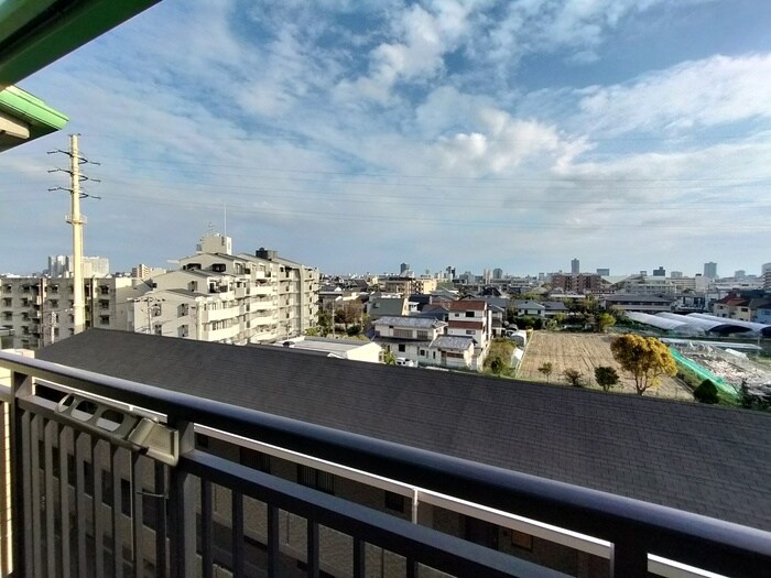 物件内観写真16　(室内からの展望)