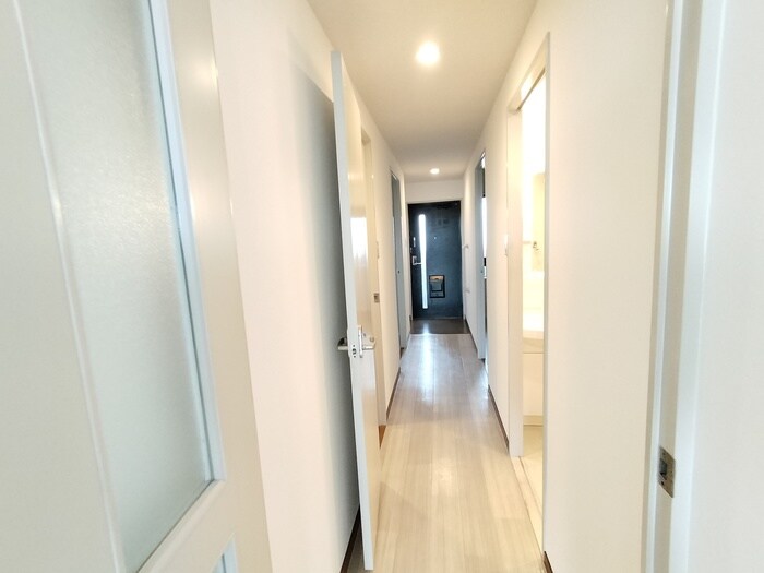 物件内観写真21　(廊下)