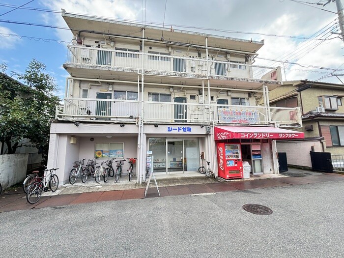 物件外観写真6　(駐輪場)