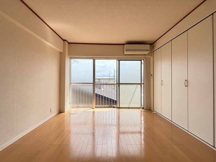 物件内観写真10　(居室)