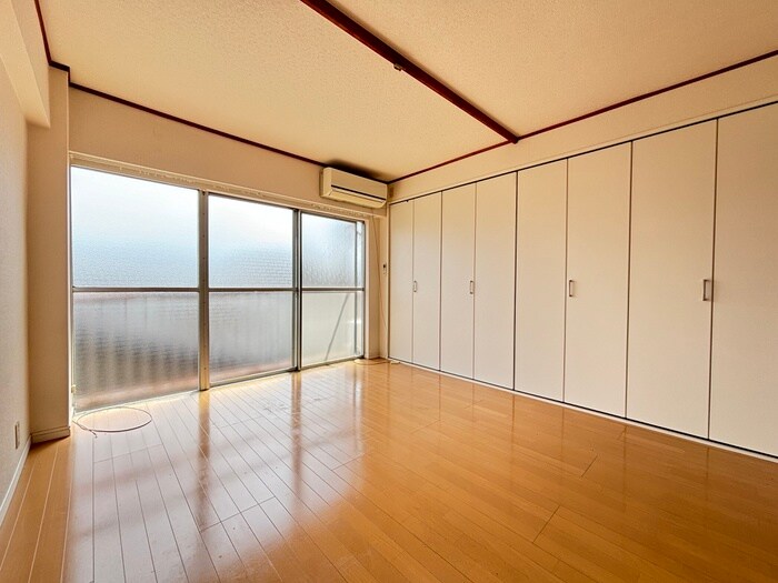 物件内観写真11　(居室)