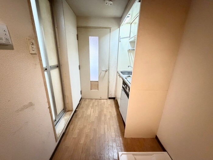 物件内観写真14　(廊下)