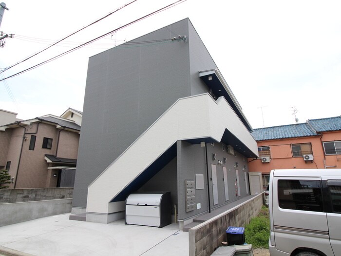 物件外観写真1　(外観写真)