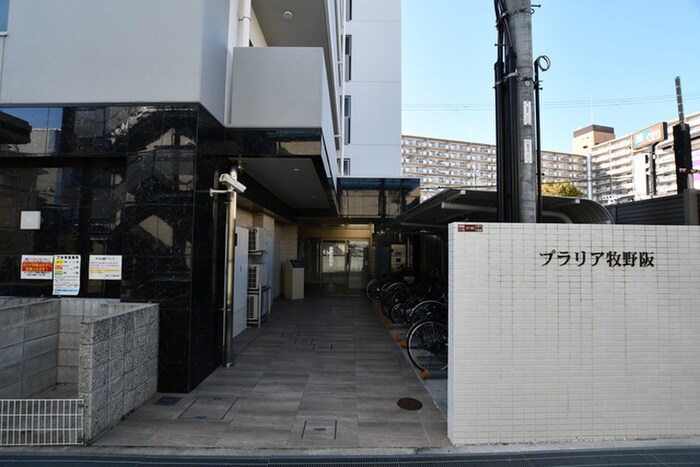 物件外観写真5　(エントランス部分)