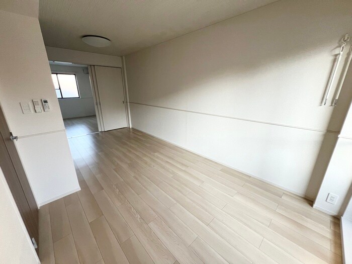 物件内観写真9　(居室)
