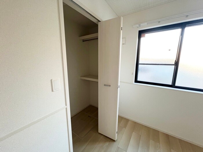 物件内観写真12　(収納)