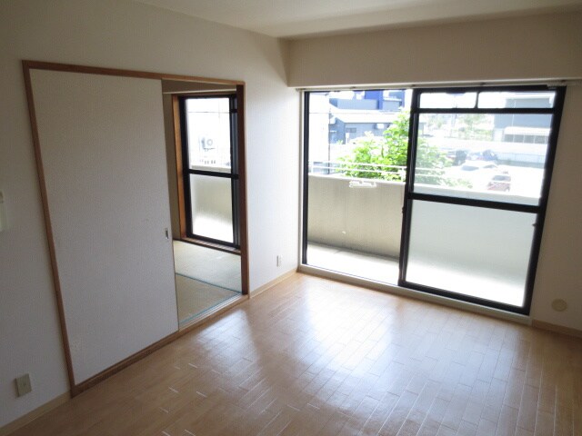 物件内観写真9　(居室)