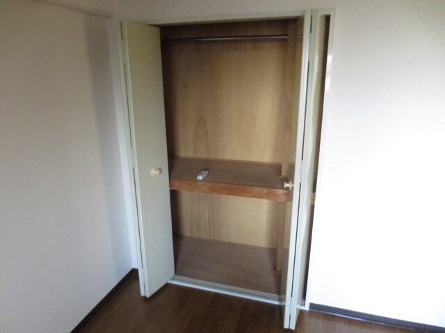 物件内観写真12　(収納)