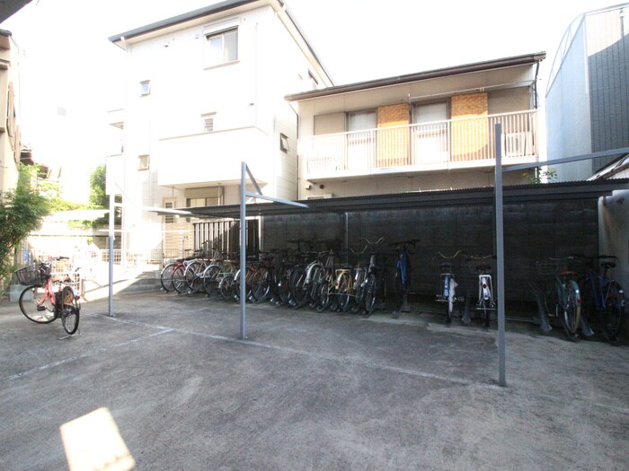 物件外観写真6　(駐輪場)
