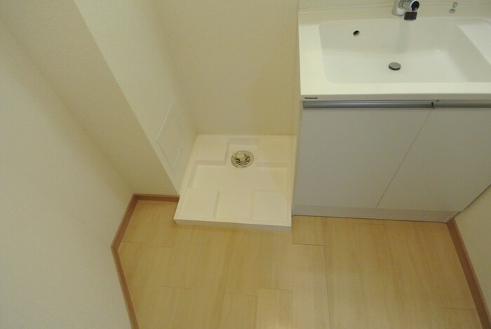 物件内観写真14　(洗濯機置場)