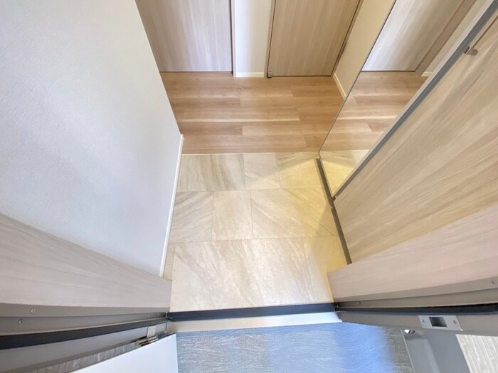 物件内観写真18　(玄関)