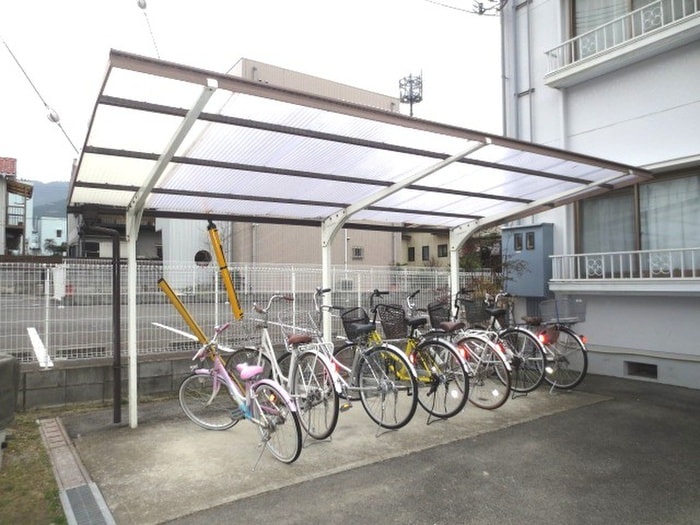 物件外観写真3　(駐輪場)