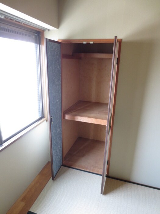 物件内観写真10　(収納)